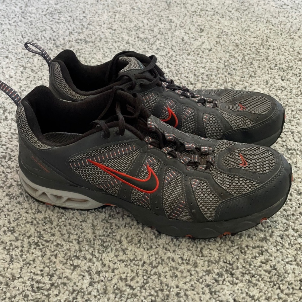 Nike Air Max Assail Gray Trail Running Shoes